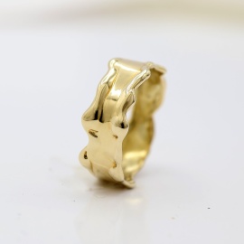 saturna_gouden_grillige_ring_met_aangesmolten_rand_gereticuleerd_714044121