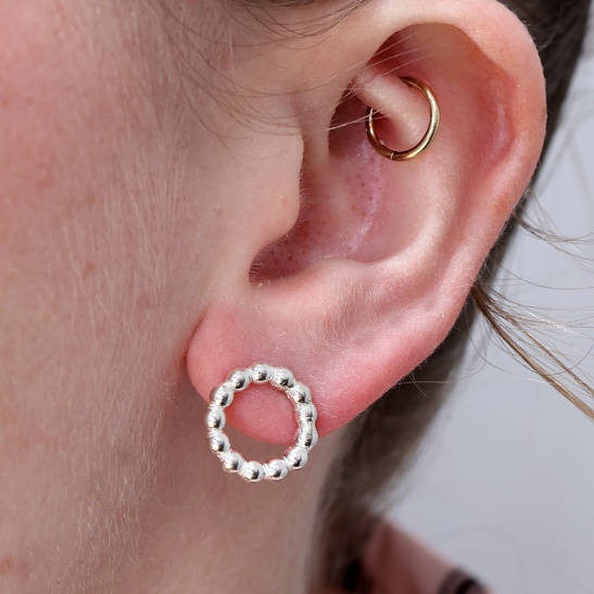 gigli_bolletjes_oorbellen_zilver_voor_dames_oorsteker_met_bolletjes_cadeau_idee_women_earrings