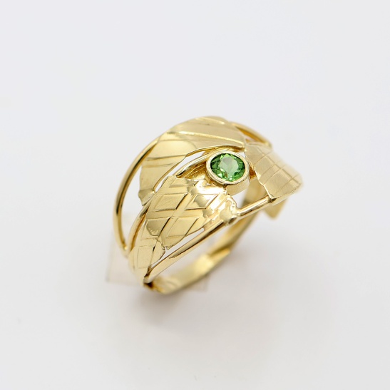 zwaan_geelgouden_14_karaat_ring_met_structuur_in_plaatjes