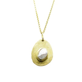 gouden hanger adyra-h1 met Keshi parel sfeerfoto