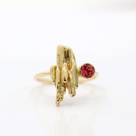 balay_gouden_smalle_ring_met_grillig_elementje_op