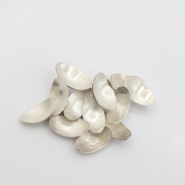 beat_zilveren_broche_kuipjes_met_ijsmattering