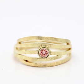 gouden ring blush met diamant sfeerofoto