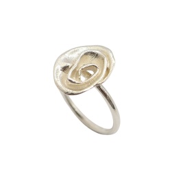 zilveren ring camelie-r met roos sfeerfoto