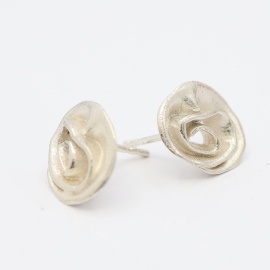 camelie_zilveren_oorknopjes_roosjes