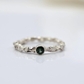 corno_groene_toermalijn_steen_in_organische_grof_structuur_ring