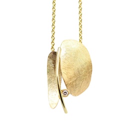 gouden hanger fitis met diamant sfeerfoto
