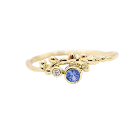 liva_gouden_ring_met_blauwe_saffier_en_diamant_collectie_bien_van_goudsmid_tessa_reijmers_-_bewerkt