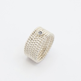 nelly_zilveren_brede_bolletjes_ring