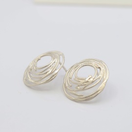 saturna_oorbellen_handgemaakte_draad_kuipjes