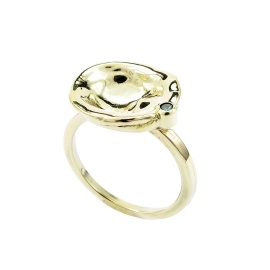 gouden ring velikan met diamant sfeerfoto