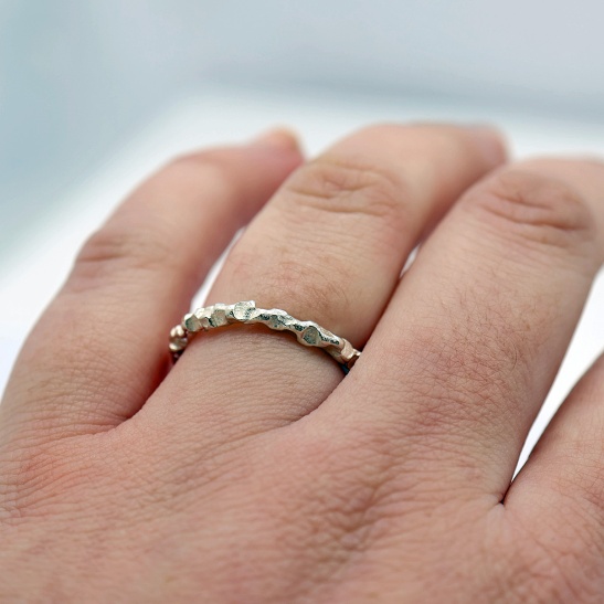 aleyna-r_zilveren_ring_met_grillige_structuur