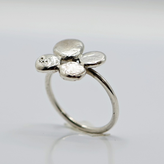 allys_zilveren_ring_met_4_ronde_schijfjes