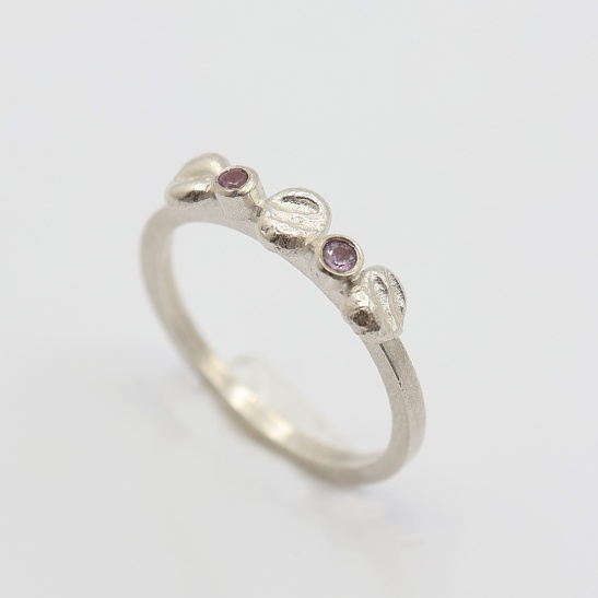 amely_zilveren_ring_amely_met_roze_saffier