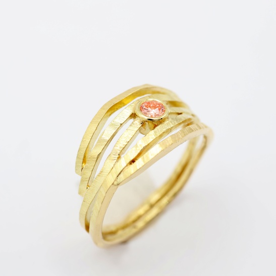 gouden ring blush met diamant sfeerofoto