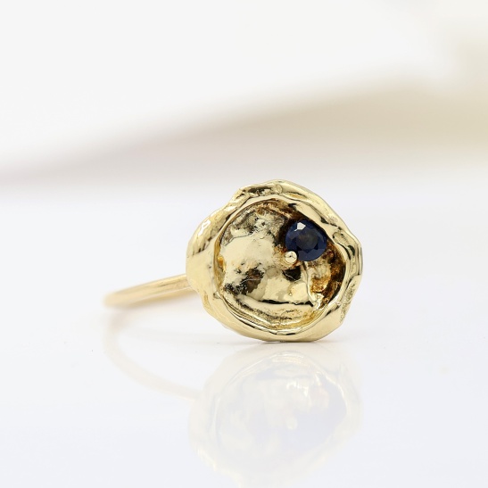 brubbel_handgemaakte_gouden_ring_met_saffier