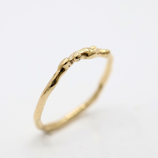 gouden ring cleo-r23 organisch sfeerfoto