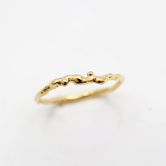 gouden ring cleo-r23 organisch sfeerfoto