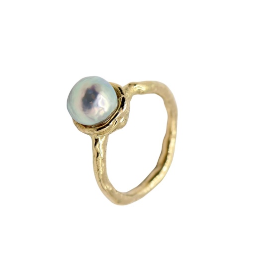 gouden ring crusta-r1 met akoya parel sfeerfoto