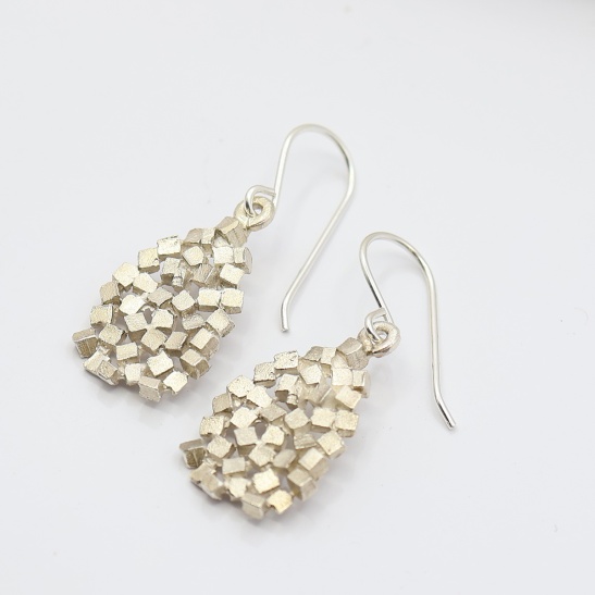 dya_handgemaakte_blokjes_oorhangers_door_tessa_reijmers_in_arnhem_852853642