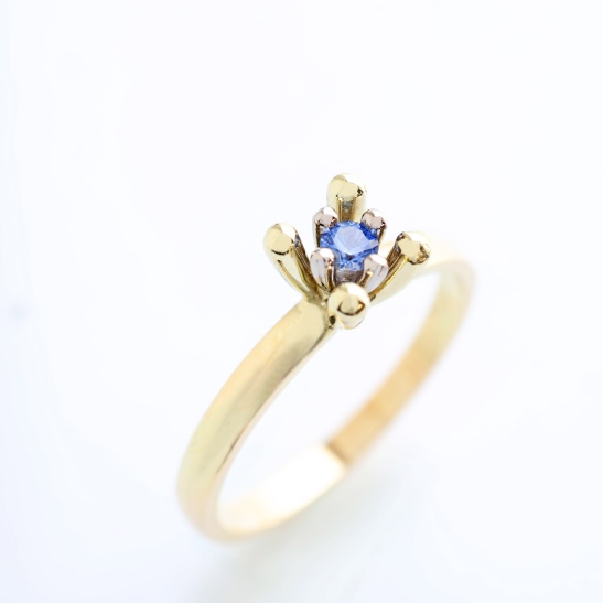 erica_gouden_ring_saffier_solitaire_goudsmid_tessa_reijmers_arnhem_1218872240