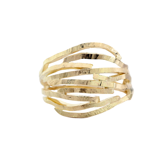 gouden_ring_verbeeld_stroming_van_water_geinspireerd_op_rivieren_ring_met_karakter_stoer_vrouwelijk_handgemaakt_in_goudsmid_atelier_arnhem_tessa_reijmers_juwelier_-_bewerkt
