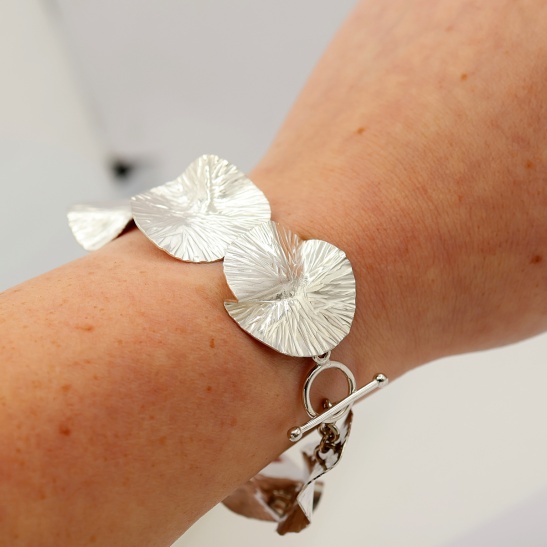 kekai_zilveren_armband_grote_ronde_bewerkte_schakels