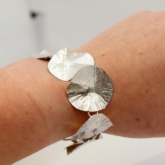 kekai_zilveren_armband_handgemaakte_grote_ronde_schakels_met_hamerslag