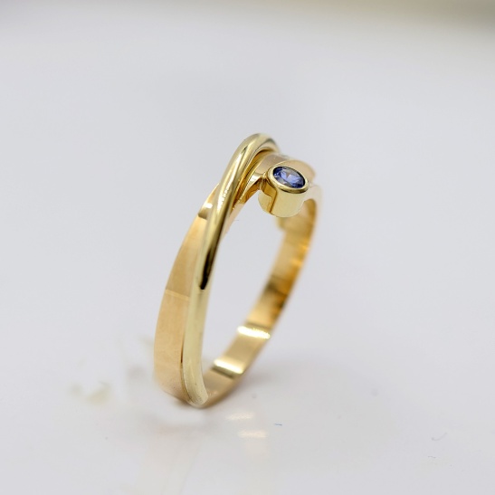 kusje_gouden_ring_strak_model_handgemaakt_14k_goud_geelgoud