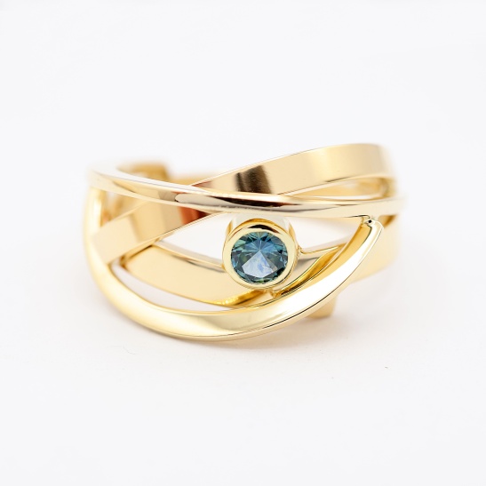 liefde_ring_14_karaat_goud_hou_me_vast_collectie_zeegroene_saffier_goudsmid_tessa_reijmers
