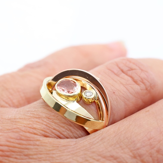 luxe_gouden_ring_met_toermalijn_en_champagne_diamant_hou_me_vast_collectie_van_tessa_reijmers_goudsmid_arnhem_centrum_1617347066