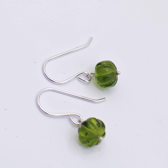 molly_groene_toermalijn_handgemaakte_zilveren_oorbellen_met_groene_steen_1850742685