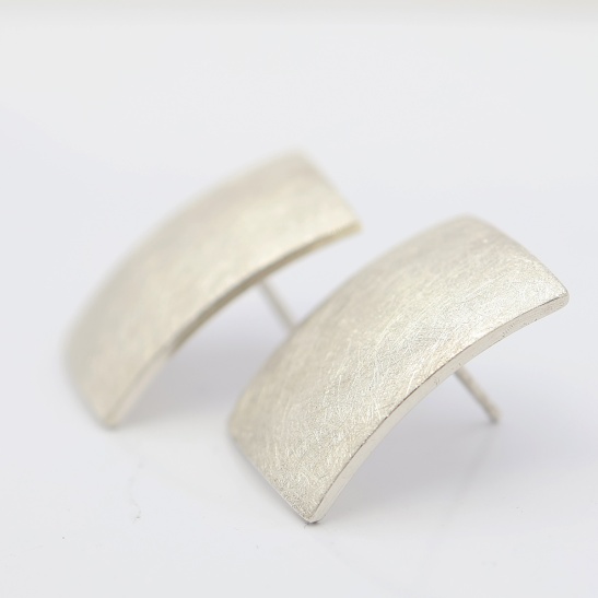 moozy_zilveren_matte_oorstekers