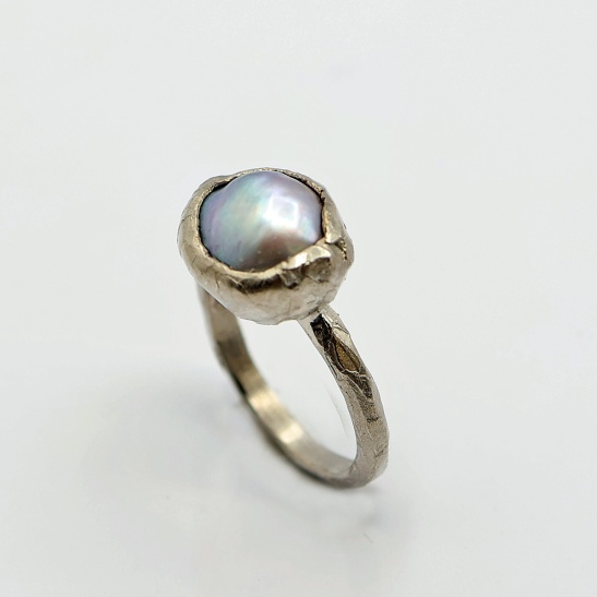 neoly_zilveren_bewerkte_ring_met_parel