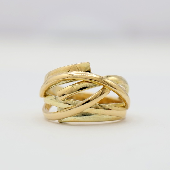 gouden ring omhels mij met luxe uitstraling sfeerfoto