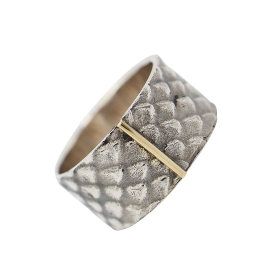 sterling zilver, geoxideerde ring serpenty-r2 met slangenprint sfeerfoto