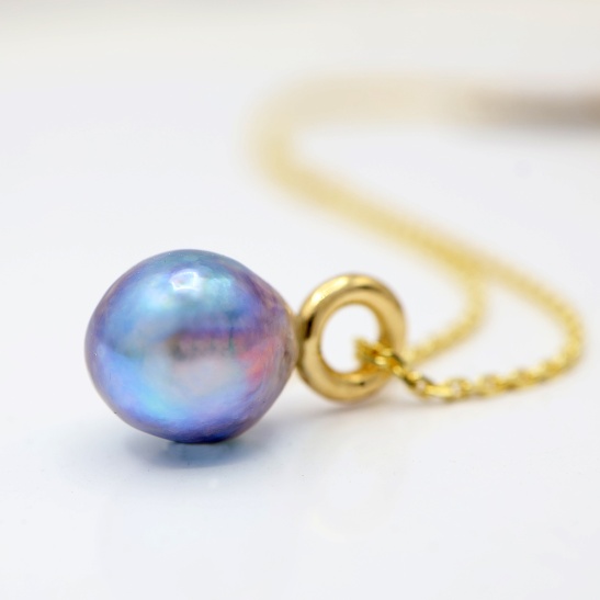 shella_zilvergrijze_akoya_parel_gouden_parelhanger