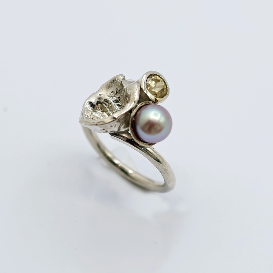 stephy_zilveren_ring_met_parel_en_kleur_steen