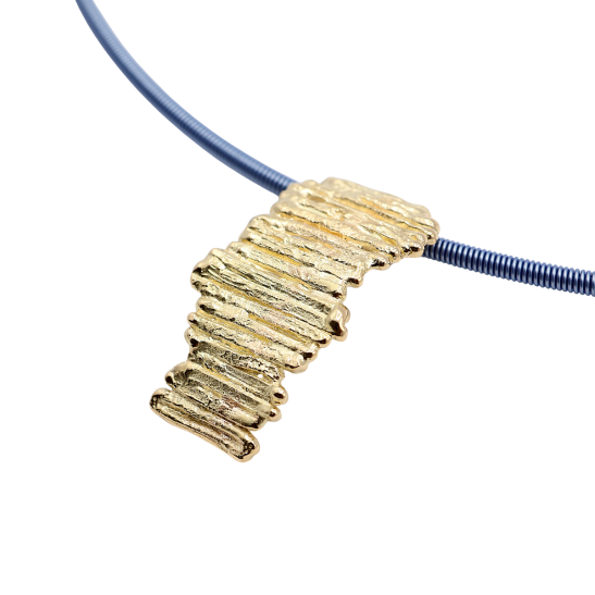 thumbnail_gouden_14k_hanger_met_organische_streepjes_rechthoekig_de_mar_-_bewerkt
