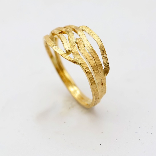 tidal_gezaagde_gouden_ring_met_openingen
