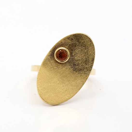 twizzel-3_geelgouden_ring_18_k_matte_afwerking_en_oranje_steen