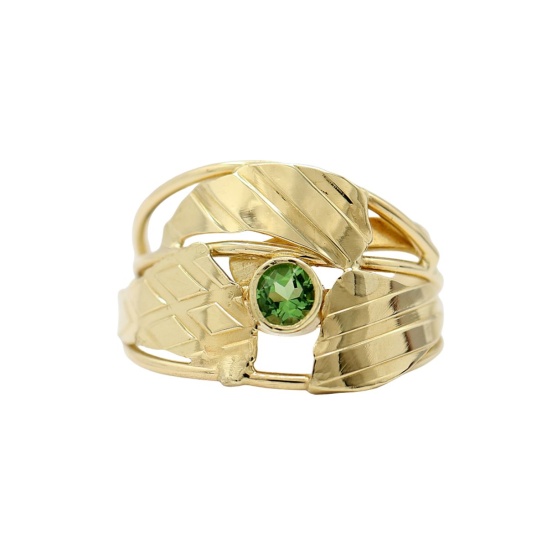 gouden ring zwaan met groene chroomtoermalijn sfeerfoto